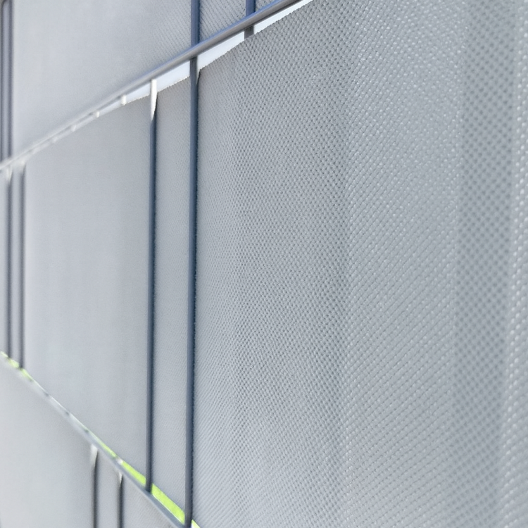 taśma ogrodzeniowa szara jasna.png